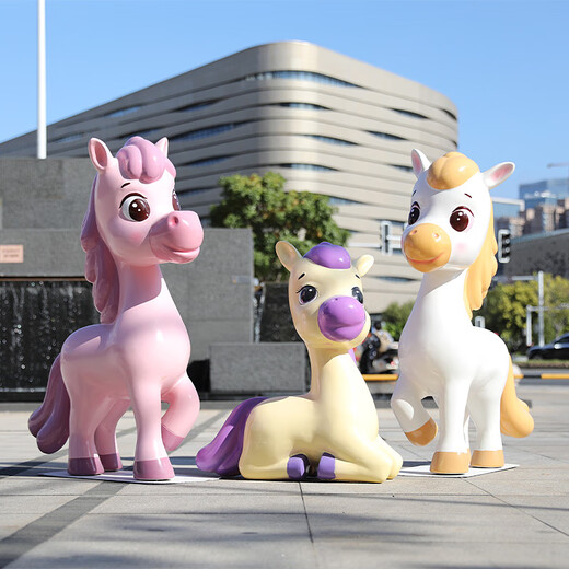 Shangyi 2026 Fiberglass Cartoon Horse Sculpture Commercial Space Festival Display Shopping Mall Plaza Cartoon Theme Decoration Ornaments Customized