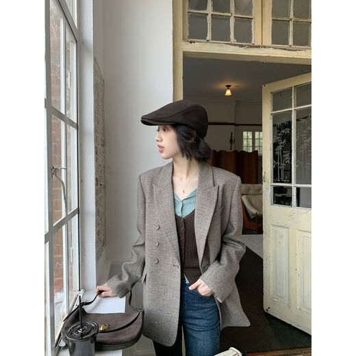 Falling in love with the fabric, the colorful quinoa wool suit is a two-wear jacket with a huge square ribbon. The second batch of quinoa color will be shipped within 13 working days. XS XS