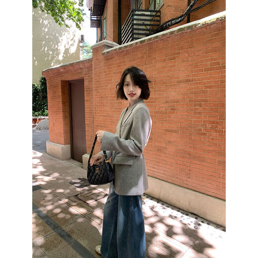 Falling in love with the fabric, the colorful quinoa wool suit is a two-wear jacket with a huge square ribbon. The second batch of quinoa color will be shipped within 13 working days. XS XS