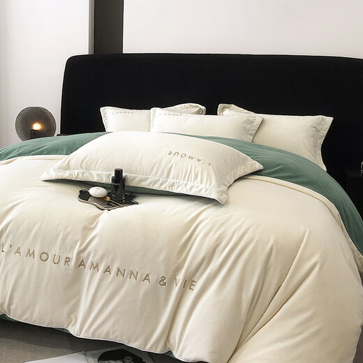 Yalu Class A winter milk velvet four-piece set thickened double-sided velvet bed sheet and quilt cover winter warm baby velvet embroidery set Beloved - Milkshake Green Class A standard baby velvet 1.8m bed sheet style four-piece set - quilt cover 200x230cm