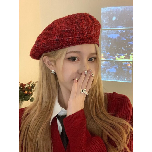 Yang Shanyue New Year's red beret for women with big head circumference, winter style, fashionable and versatile, showing face, small ins internet celebrity temperament painter hat, green M L (58-61c)