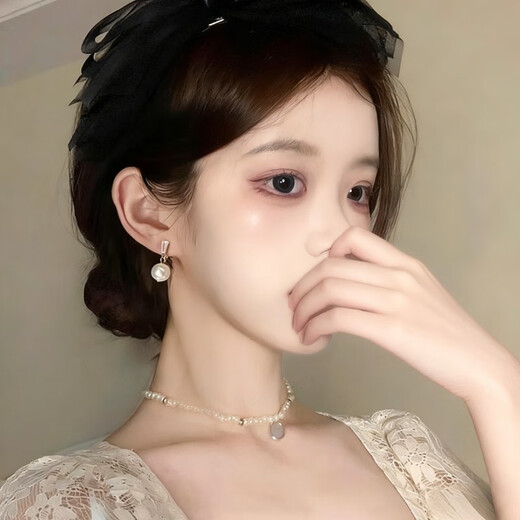 Bai Qixin Pearl Earrings, French Retro Earrings, Feminine and High-end Earrings, Versatile Earrings for Girlfriend’s Birthday Gift, French Pearl Earrings, S925 Silver Needle