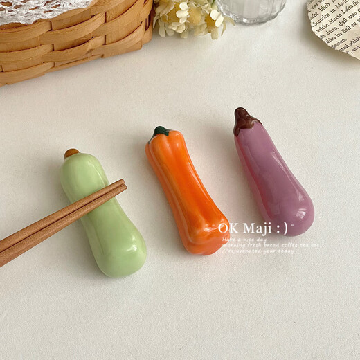 Kaooseen high-looking chopstick holder, creative chopstick holder, small holder for chopsticks, household table decorations, chopstick holder, chopstick holder, chopstick pillow, vegetable chopstick holder-eggplant