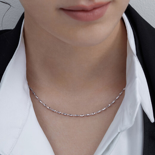 Lukfook Jewelry Platinum 950 Flash Chain Fashionable Platinum Necklace Clavicle Chain Plain Chain Price L04P0025DS 6.57 grams (including labor cost 1025 yuan)