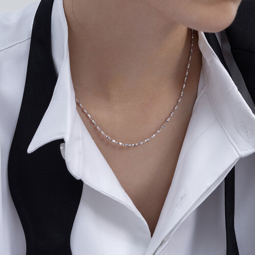 Lukfook Jewelry Platinum 950 Flash Chain Fashionable Platinum Necklace Clavicle Chain Plain Chain Price L04P0025DS 6.57 grams (including labor cost 1025 yuan)