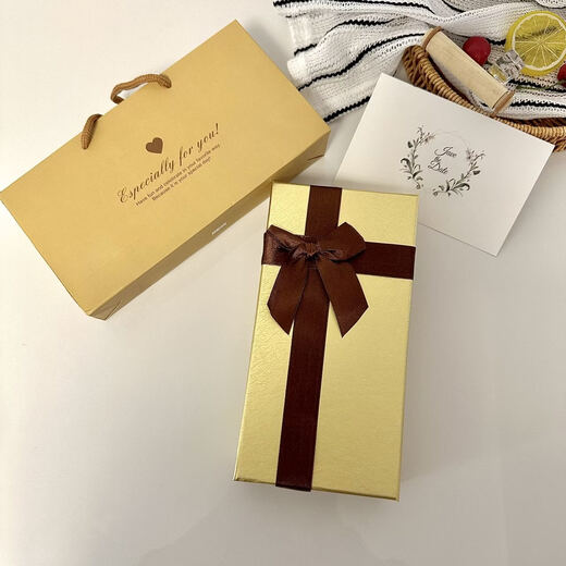 Ferrero chocolate gift box, New Year's gift, New Year's gift box, Spring Festival group purchase, Valentine's Day, birthday girl's gift for boyfriend and girlfriend, 18 pieces Ferrero gift box (gift bag)