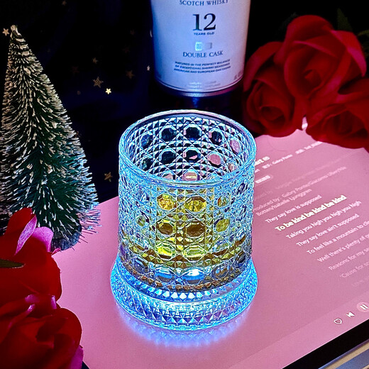 Tianche Luminous Artificial Blowing Decompression Rotating Crystal Cup Rotating Whiskey Cup High-end Brandy Glass Wine Glass Cut Flower Rotating Cup (Blu-ray Version) Single Pack