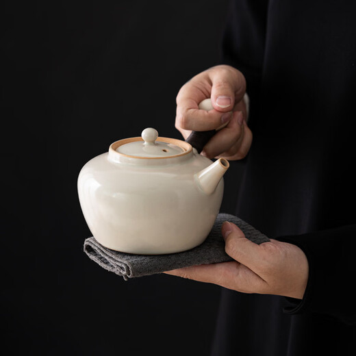 Initial conception of carbon stove for tea making, charcoal stove, wind stove, tea making set, ceramic kettle, health preserving pottery pot, retro kung fu tea stove, outdoor lifting kettle + carbon stove, default item