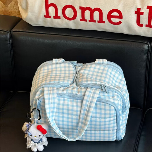 Aoyanlai new product 2025 new cosmetic bag for women traveling and vacationing portable toiletry storage bag with large capacity purple