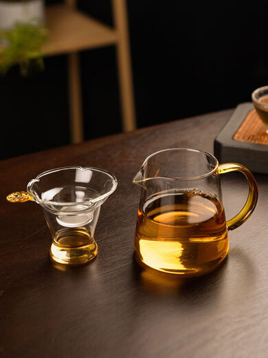 Weishi heat-resistant glass fair cup tea drain mesh with filter integrated tea set tea water separation cup tea filter tea set accessories yellow handle straight male cup 280ml + auspicious tea drain