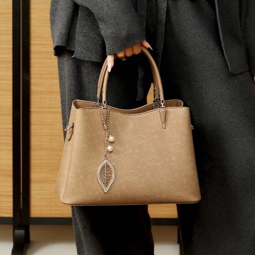 BEBIPRO+ gives mother a birthday gift bag, a practical bag for senior mothers 40 years old, 50 years old, mother-in-law 60 years old, new style ladies handbag, apricot color, exquisite gift box