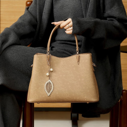 BEBIPRO+ gives mother a birthday gift bag, a practical bag for senior mothers 40 years old, 50 years old, mother-in-law 60 years old, new style ladies handbag, apricot color, exquisite gift box