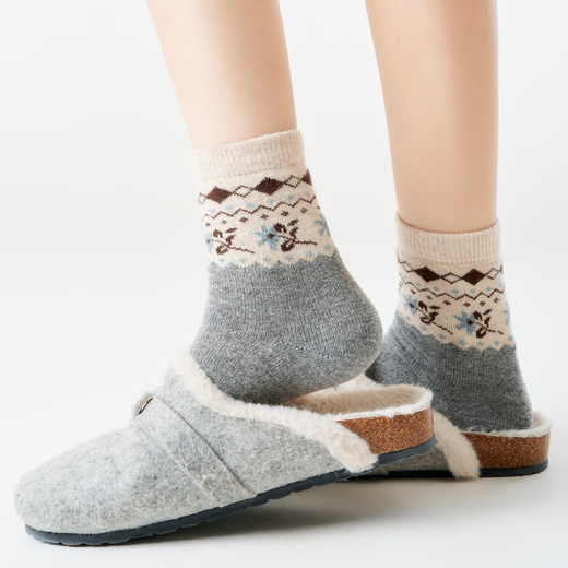 Pami Fair Isle Socks Women's Autumn and Winter 2025 New Thickened Warm Mid-Tube Socks Winter Sleeping Floor Socks Flower Socks - Pack of 4 Pairs One-size-fits-all Suitable for sizes 36-39