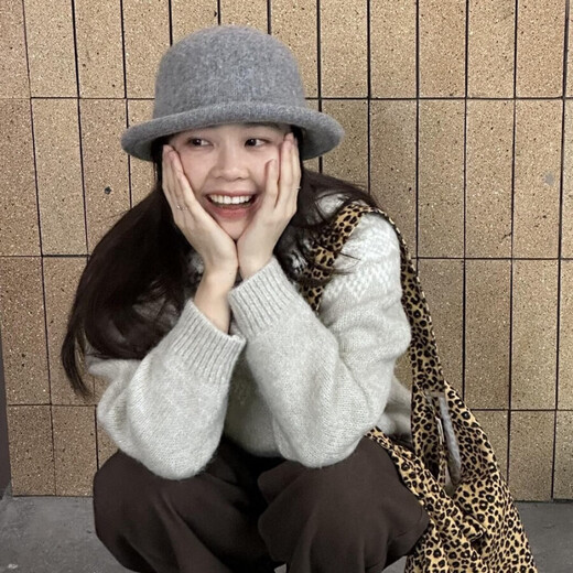 Woodpecker (TUCANO) Japanese rolled edge bowler hat for women in autumn and winter knitted all-match fashion large head circumference showing face small fisherman hat basin hat curled edge light gray M (56-58cm)