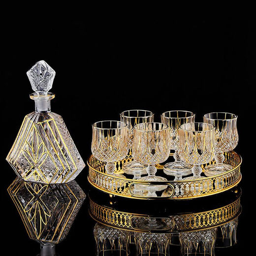 Fantasy light luxury crystal glass foreign wine glass bottle household whiskey glass set spirit glass goblet high-end luxury gold-painted goblets 4 No. 8 bottles gold-painted