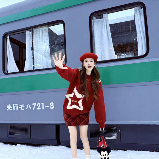 Wooden house parent-child clothing New Year 2026 new trendy family of three or four Year of the Horse red New Year clothes festive thickened sweater trendy red 80 cm