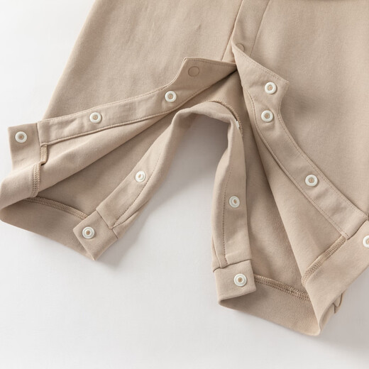 DAVE&BELLA newborn romper 2026 spring new baby boy onesie children's fake two-piece cotton baby pajamas khaki ready stock 59cm (recommended height 52-59cm)