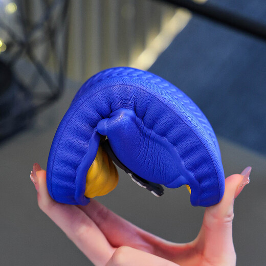 Children's slippers for boys summer 2026 new outer wear thick-soled sports beach non-slip slippers for boys khaki size 30-31 inner length 19CM