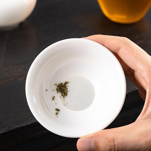 Weiyang mutton-fat jade white porcelain tea leakage tea filter household integrated tea strainer net tea set accessories tea divider male cup tea making mutton-fat jade tea leakage 1183 holes + Polygonatum odorifera base