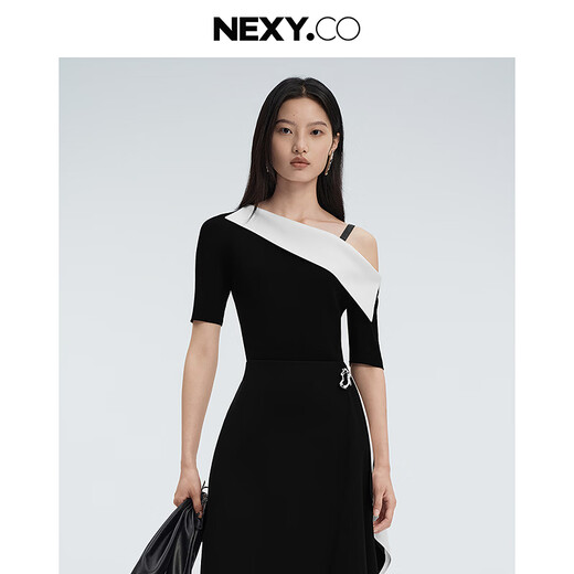 NEXY.CO same style 2026 spring new contrasting slanted shoulder slim knitted sweater simple top black S