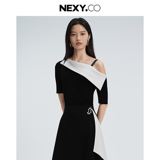 NEXY.CO same style 2026 spring new contrasting slanted shoulder slim knitted sweater simple top black S