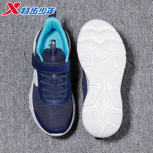 Xtep children's 2026 spring new boys' soft-soled Velcro non-slip sports running shoes, deep blue/classic white, dense mesh and breathable 37