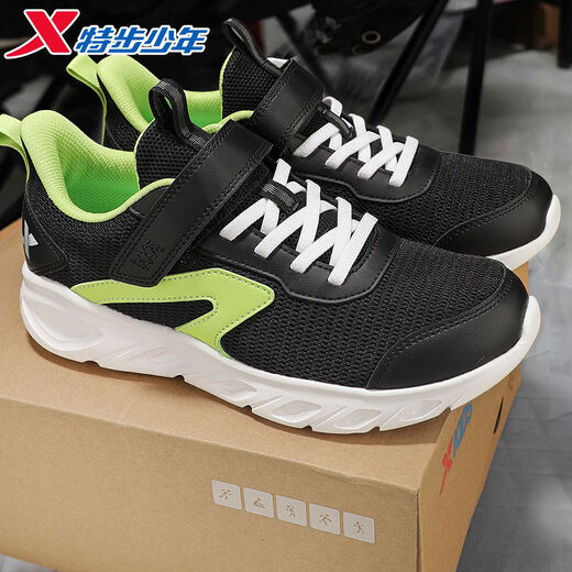 Xtep children's 2026 spring new boys' soft-soled Velcro anti-slip sports running shoes for middle-aged and older children, black/light willow green, dense mesh and breathable 33