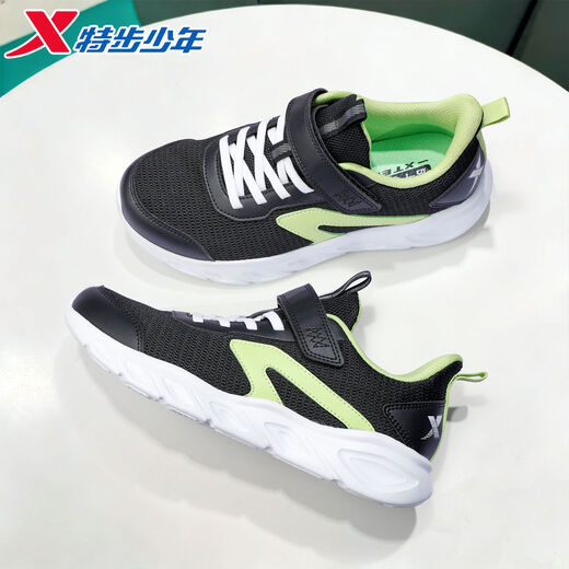 Xtep children's 2026 spring new boys' soft-soled Velcro non-slip sports running shoes for middle-aged and older children, deep blue/classic white, dense mesh and breathable 33