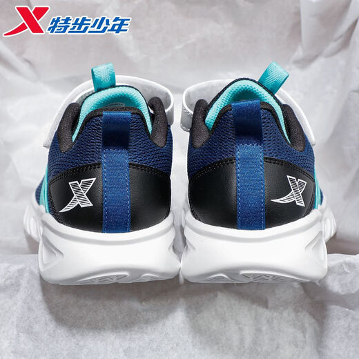 Xtep children's 2026 spring new boys' soft-soled Velcro non-slip sports running shoes, dark blue/sail white, dense mesh and breathable 33