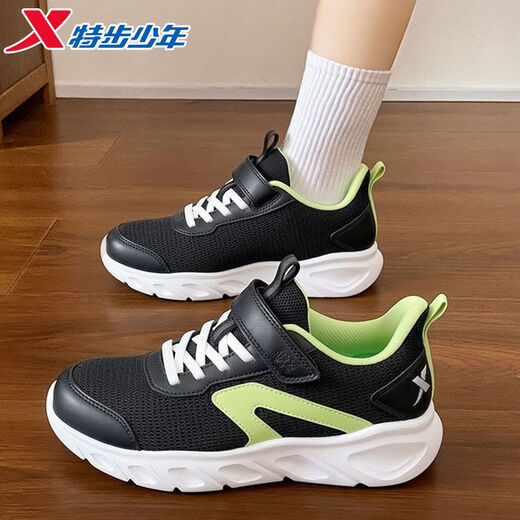 Xtep children's 2026 spring new boys' soft-soled Velcro non-slip sports running shoes for middle-aged and older children, deep blue/classic white, dense mesh and breathable 38