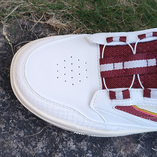 Hongxing Erke (ERKE) children's shoes, sneakers for boys and middle-aged children, non-slip, wear-resistant, lightweight and breathable sports shoes, spring new white shoes, casual travel shoes, microcrystalline white/Bordeaux red 33