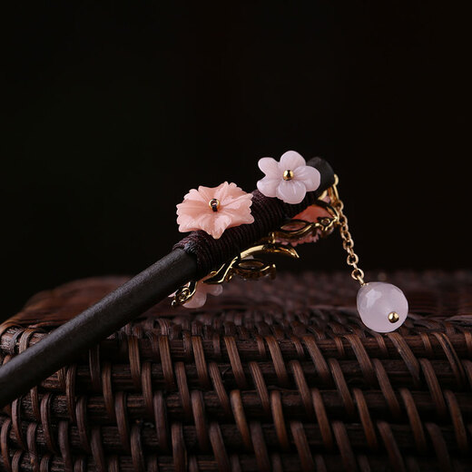 Yanyu Jiangnan ancient style Hanfu headdress updo hair wooden hairpin classical walking retro tassel hairpin female cheongsam accessories hairpin hairpin length about 18 cm