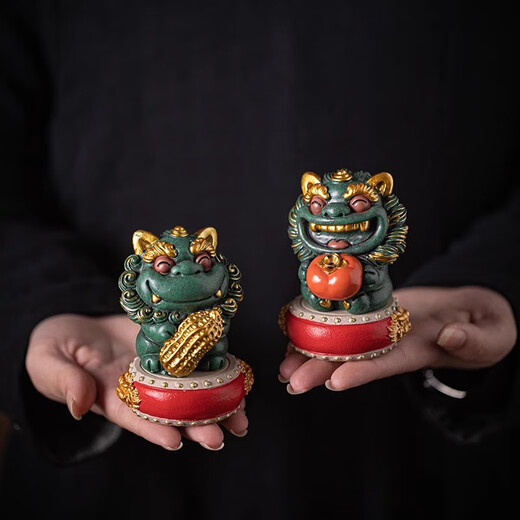 
BOSSY Forbidden City Style Cultural and Creative Stone Lion A pair of good things happens to creative crafts ornaments company personal souvenirs A pair of good things happens to [Bonus] + Base + Gift Box