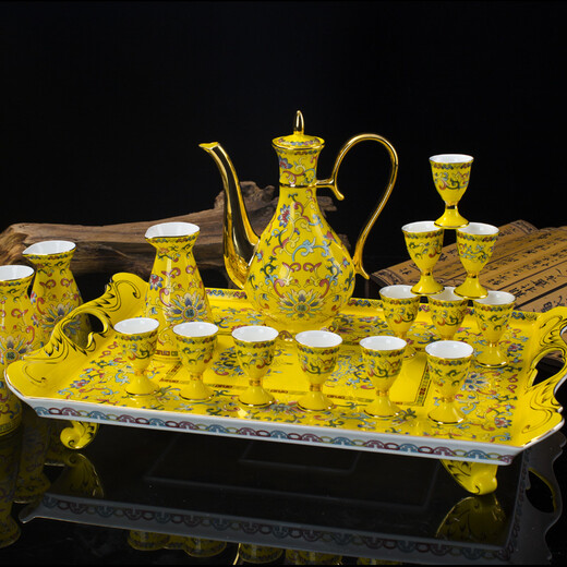 Xinguo Longxuan Jingdezhen Chinese red porcelain palace enamel color painted gold creative wine set flask set white wine cup gift box A