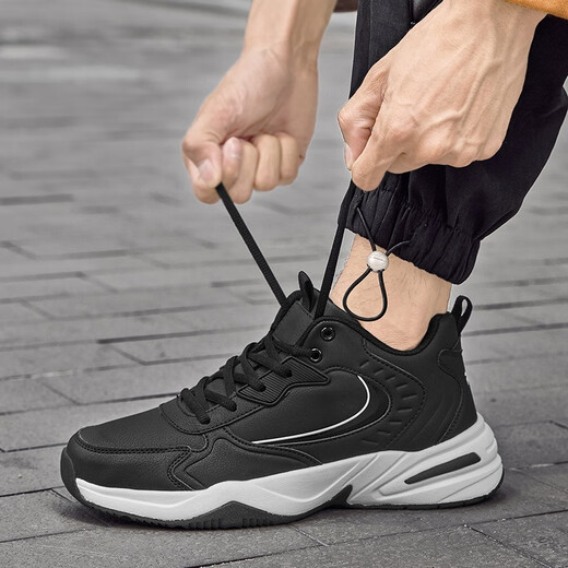 Xuanya Hit large-size sneakers larger, fat, wide toe, loose, breathable mesh shoes, leather surface waterproof men's shoes 45464748 826 black and white leather surface waterproof 39