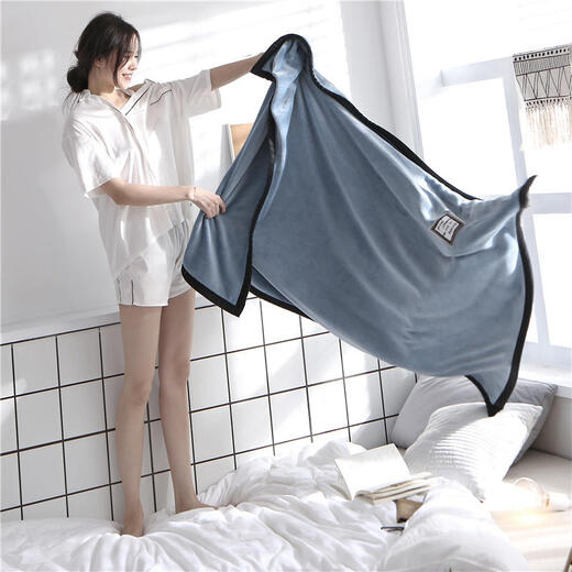 Sleep blanket winter student nap blanket office single small blanket flannel air conditioning quilt nap cover leg sofa W sapphire blue thickened 560g 100cmX150cm