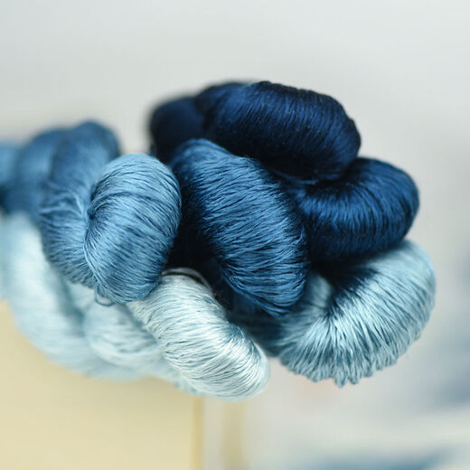 Other embroidery craftsmen No. 118 6A velvet floral mulberry silk thread, no splitting, no twisting, direct brushing with velvet ink blue, no splitting, no twisting, No. 5 large branch