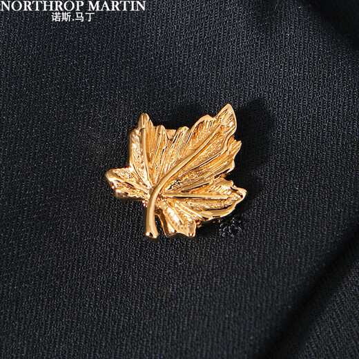 North Martin Jacket Suit Suit Quality Brooch Men's Lapel Pin Women's Exquisite Birthday Gift Accessories Maple Leaf Gold