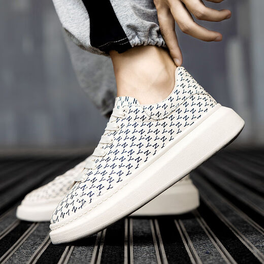 McQueen White Shoes Summer Board Board Board Zapatos de moda