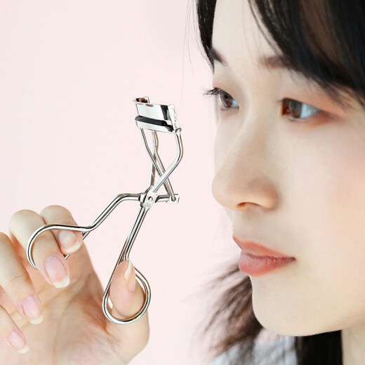 Jingjing Tokyo-made professional eyelash curler (with replacement rubber pad, durable, natural curling and not easy to damage eyelashes)