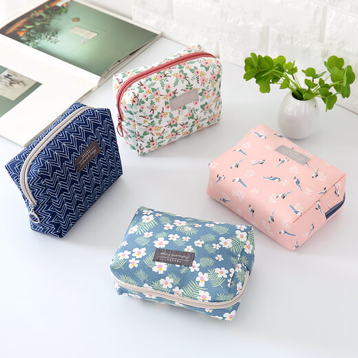 Liuyan Travel Cosmetic Bag Korean Small Portable Women's Cosmetic Bag Hand-held Large Soft Girl Simple Portable Cosmetic Storage Bag Blue Background Floral