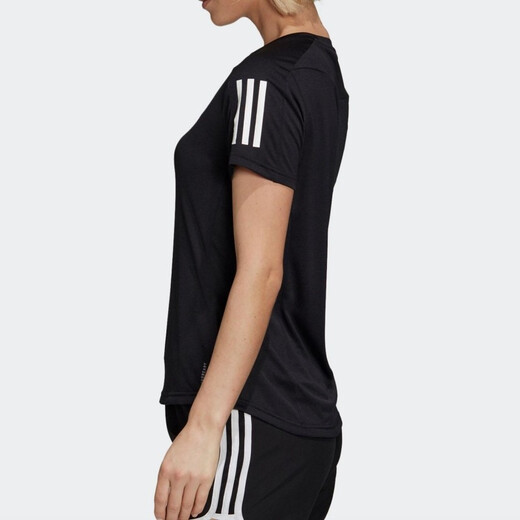 Adidas (adidas) T-shirt à manches à manches courtes et décontractées.