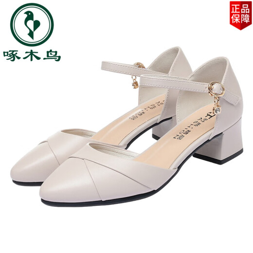 啄木鸟妈妈鞋子单鞋真皮春季软底软皮软面不累脚休闲中年女士一字扣皮鞋 Y-1315米白色凉鞋(跟高5cm) 36