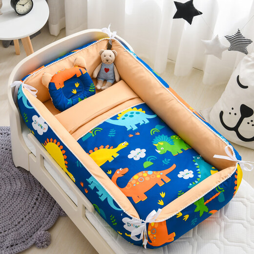 Gudong Bear crib mid-bed bed soothing artifact multi-functional newborn portable baby play bed detachable mobile bionic Animal World with quilt (set of four)