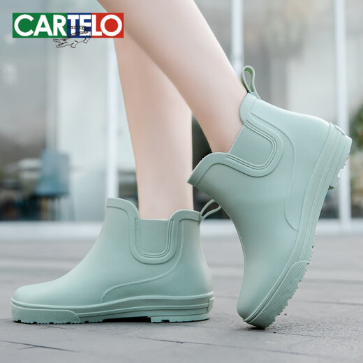 卡帝乐鳄鱼（CARTELO）时尚雨鞋女短筒防滑防水鞋加绒保暖雨靴 工作四季胶鞋套鞋水靴 黑色 标准码 34