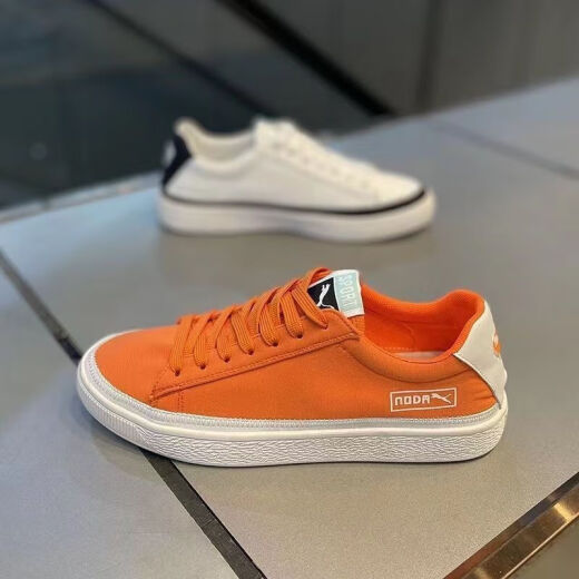 Clcey Skateboardschuhe flache Schuhe Männer Leinwand Schuhe 2025 Frühlings- und Herbst Mode Low Top Schuhe Männer atmungsabstimmung vielseitige Sportschuhe Männer Schwarz Gold 42
