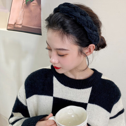 Pretty three-year-old black high-ceiling headband for girls, new style, face-showing, small twist headband, hair bundle, mesh, washable, does not tie hair, brown brown twist, gentle, versatile and comfortable