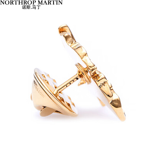 North Martin Jacket Suit Suit Quality Brooch Men's Lapel Pin Women's Exquisite Birthday Gift Accessories Maple Leaf Gold