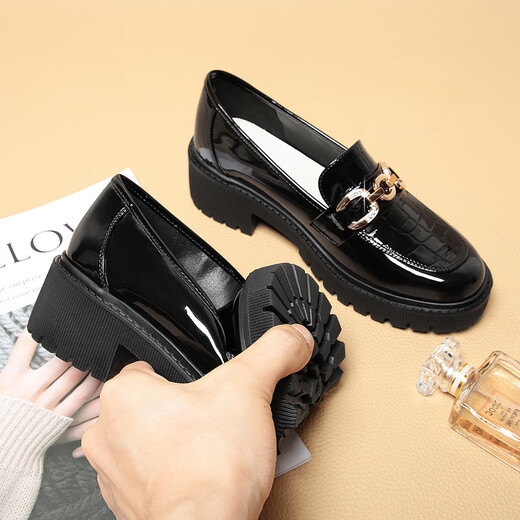 Jiming 2025 Nouveau printemps décontracté à talons épaisses à talons britanniques Chaussures en cuir brevet Locs en cuir féminin Chaussures célibataires à selle douce