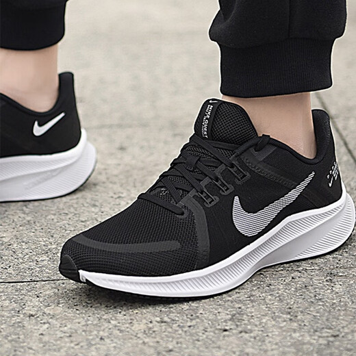 耐克（NIKE）男鞋QUEST 4跑步鞋夏季飞线公路网面透气低帮运动鞋休闲鞋 DA1105-006黑色白 44